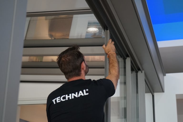 Poseur TECHNAL